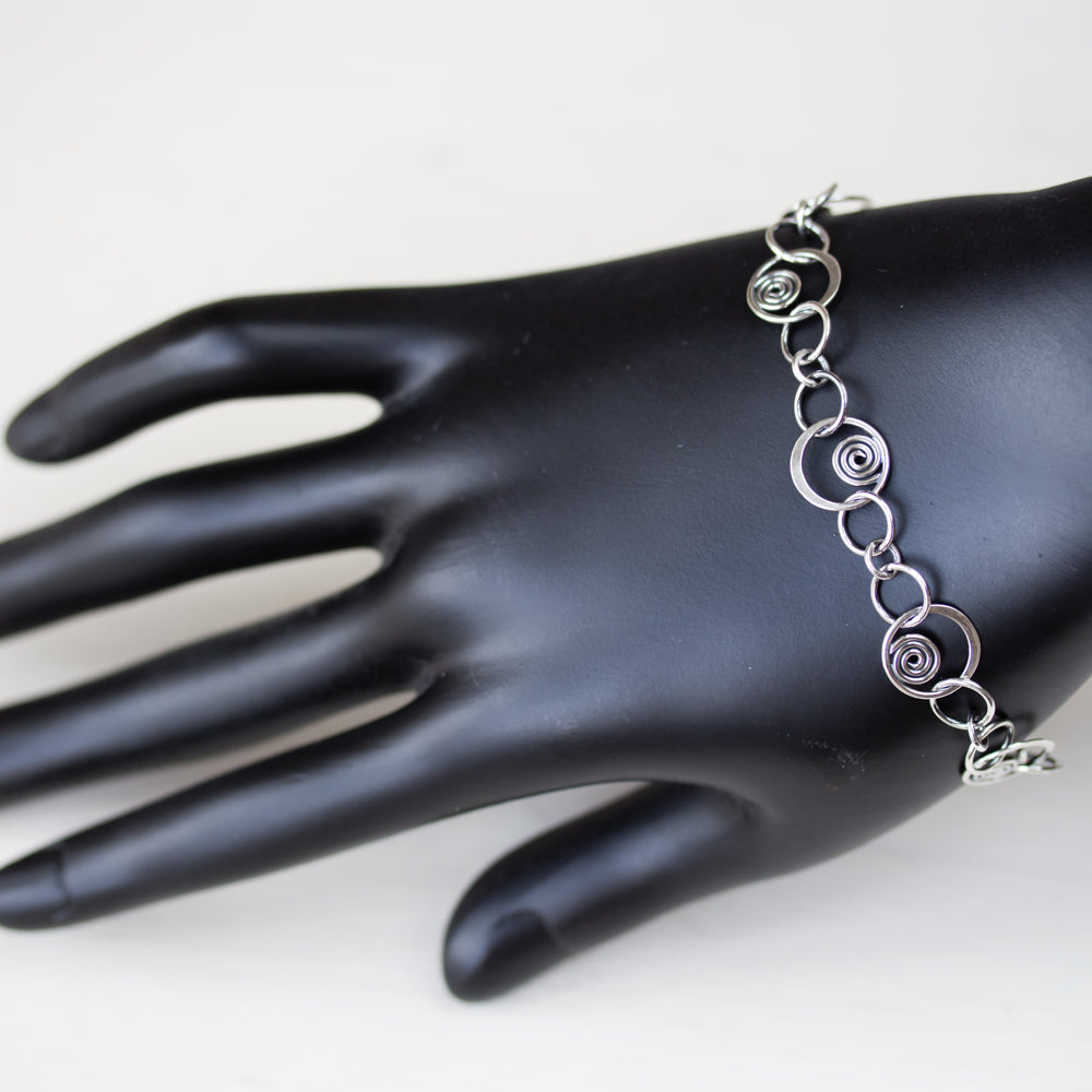 Spiral in a Circle - Hammered links chain bracelet, Sterling silver - jewelry by CookOnStrike