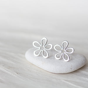 Dainty Sterling Silver Flower Stud Earrings, Simple Daisy - jewelry by CookOnStrike