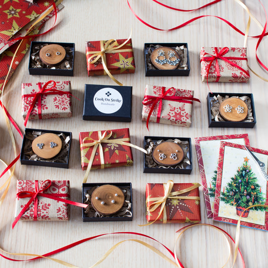 Gift Wrapping - jewelry by CookOnStrike